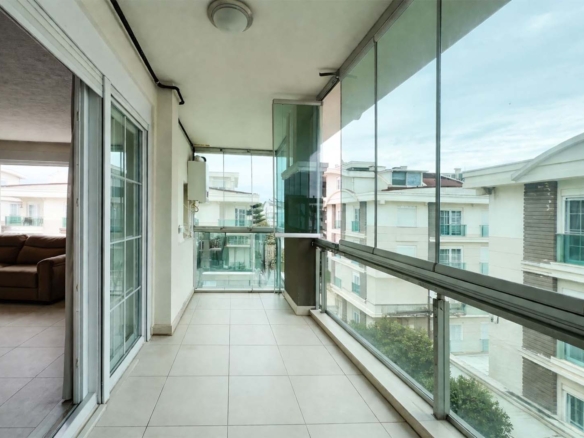 Güzeloba’da Kapalı Otoparklı Lüks Site İçinde 4+1 Satılık Daire