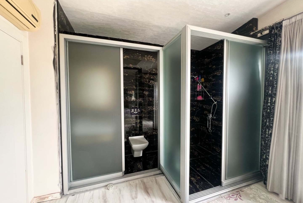 Güzeloba’da Kapalı Otoparklı Lüks Site İçinde 4+1 Satılık Daire