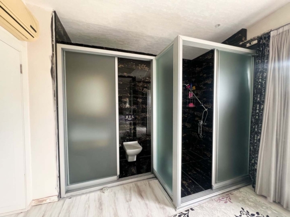 Güzeloba’da Kapalı Otoparklı Lüks Site İçinde 4+1 Satılık Daire