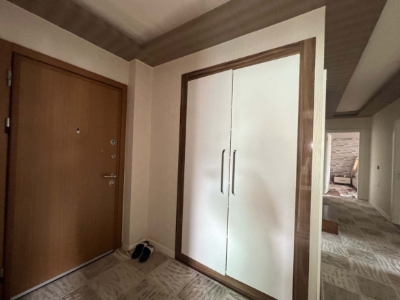 Güzeloba’da Kapalı Otoparklı Lüks Site İçinde 4+1 Satılık Daire