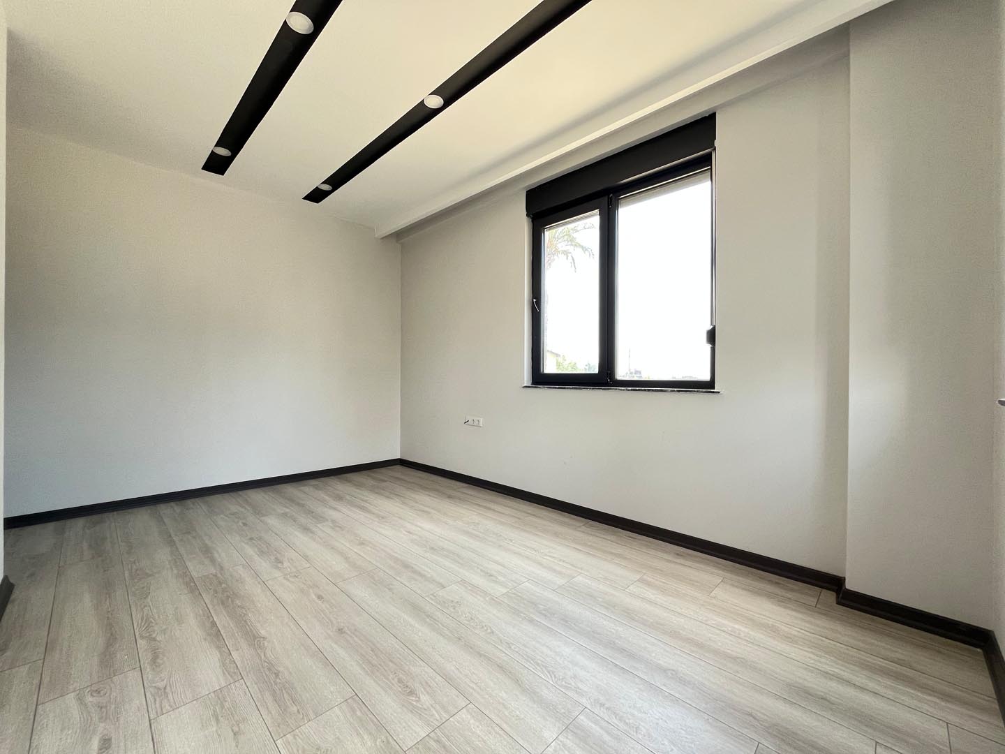 Antalya Altıntaş Sea Garden Sitesinde Yatırım Fırsatı Satılık 2+1 Havuzlu ve Bahçeli Daire