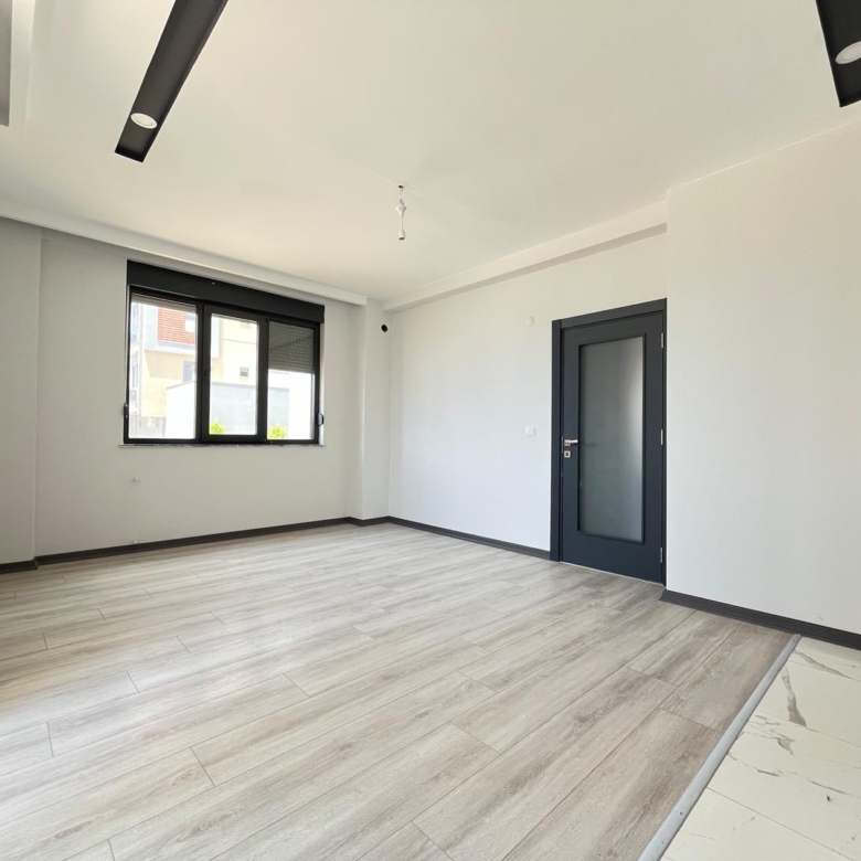 Antalya Altıntaş Sea Garden Sitesinde Yatırım Fırsatı Satılık 2+1 Havuzlu ve Bahçeli Daire