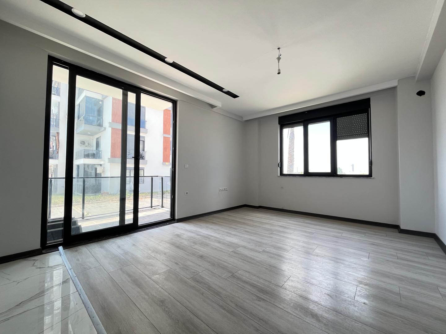Antalya Altıntaş Sea Garden Sitesinde Yatırım Fırsatı Satılık 2+1 Havuzlu ve Bahçeli Daire