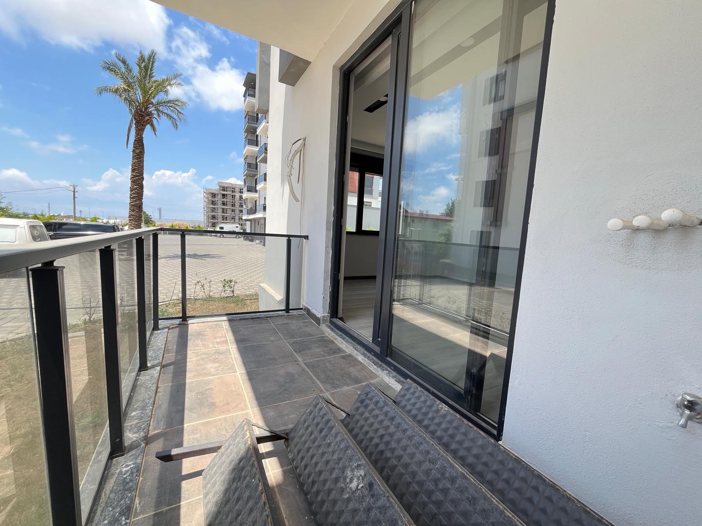 Antalya Altıntaş Sea Garden Sitesinde Yatırım Fırsatı Satılık 2+1 Havuzlu ve Bahçeli Daire
