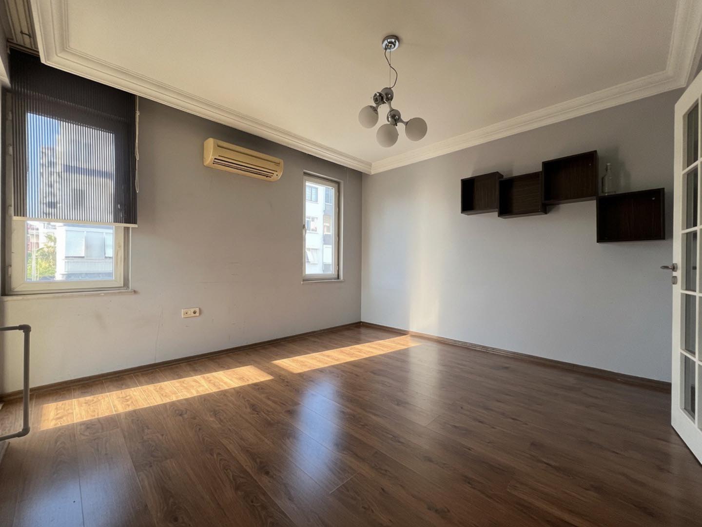 ŞİRİNYALI İSMET GÖKŞEN CD. TABELA DEĞERLİ MUVAFAKATLI OFİS