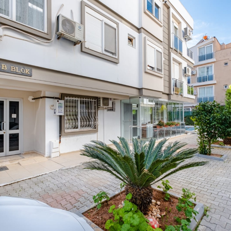 Güzeloba Anadolu Hastanesi Arkası, Havuzlu Sitede Lüks 2+1 Kiral