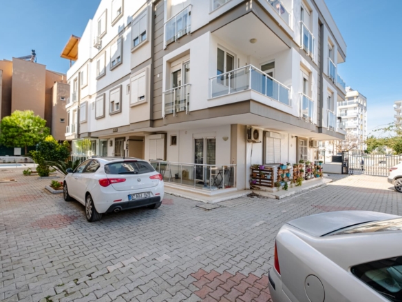 Güzeloba Anadolu Hastanesi Arkası, Havuzlu Sitede Lüks 2+1 Kiral