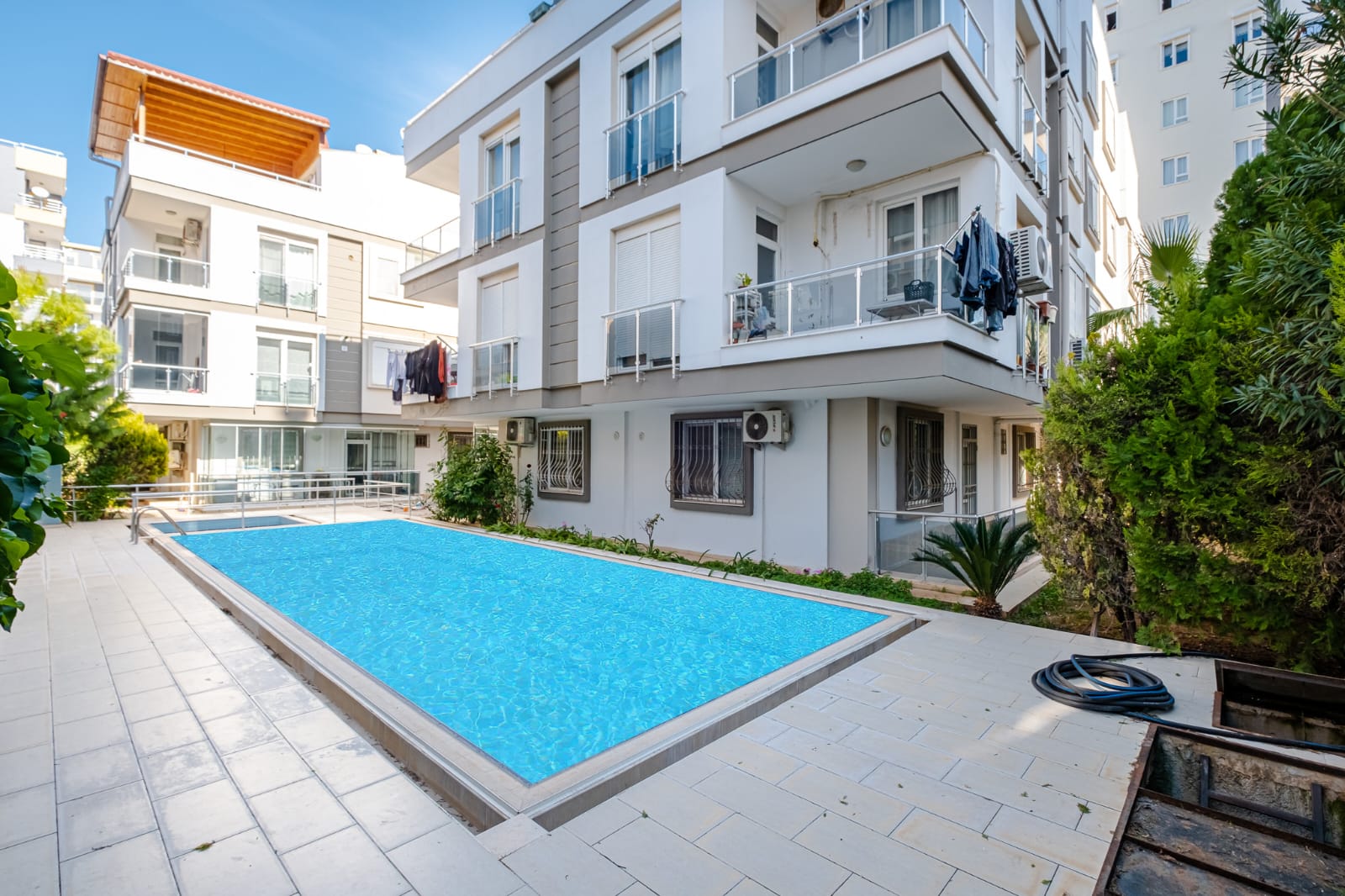 Güzeloba Anadolu Hastanesi Arkası, Havuzlu Sitede Lüks 2+1 Kiral