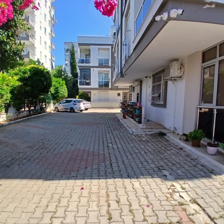 Güzeloba Anadolu Hastanesi Arkası, Havuzlu Sitede Lüks 2+1 Kiral