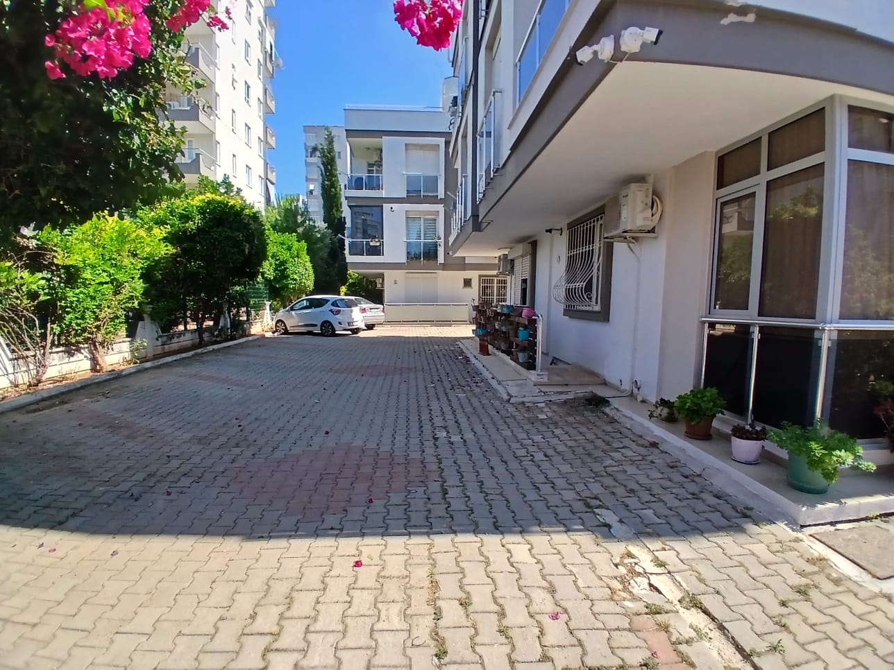 Güzeloba Anadolu Hastanesi Arkası, Havuzlu Sitede Lüks 2+1 Kiral