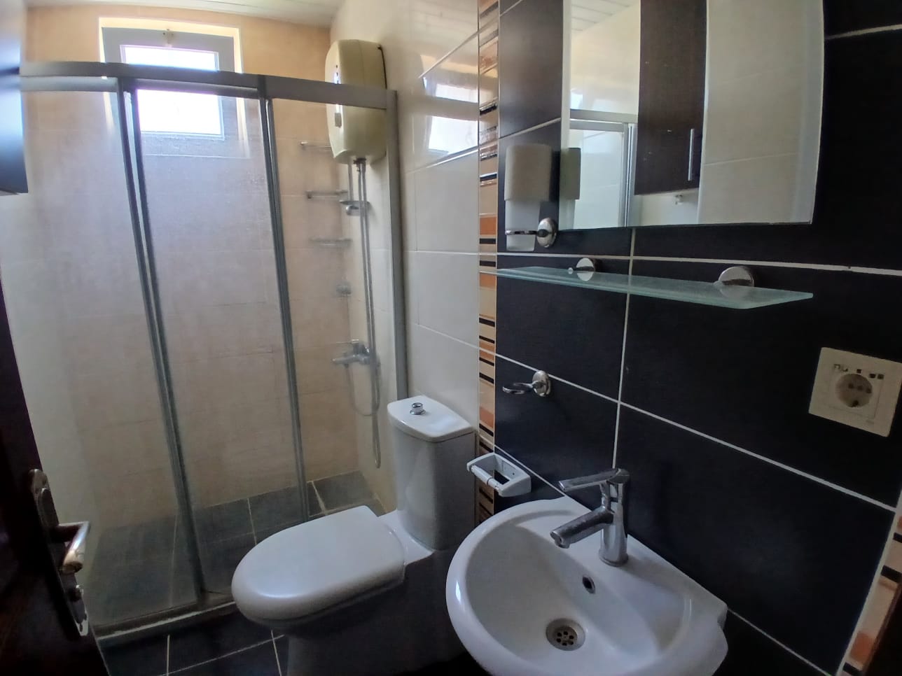 Güzeloba Anadolu Hastanesi Arkası, Havuzlu Sitede Lüks 2+1 Kiral