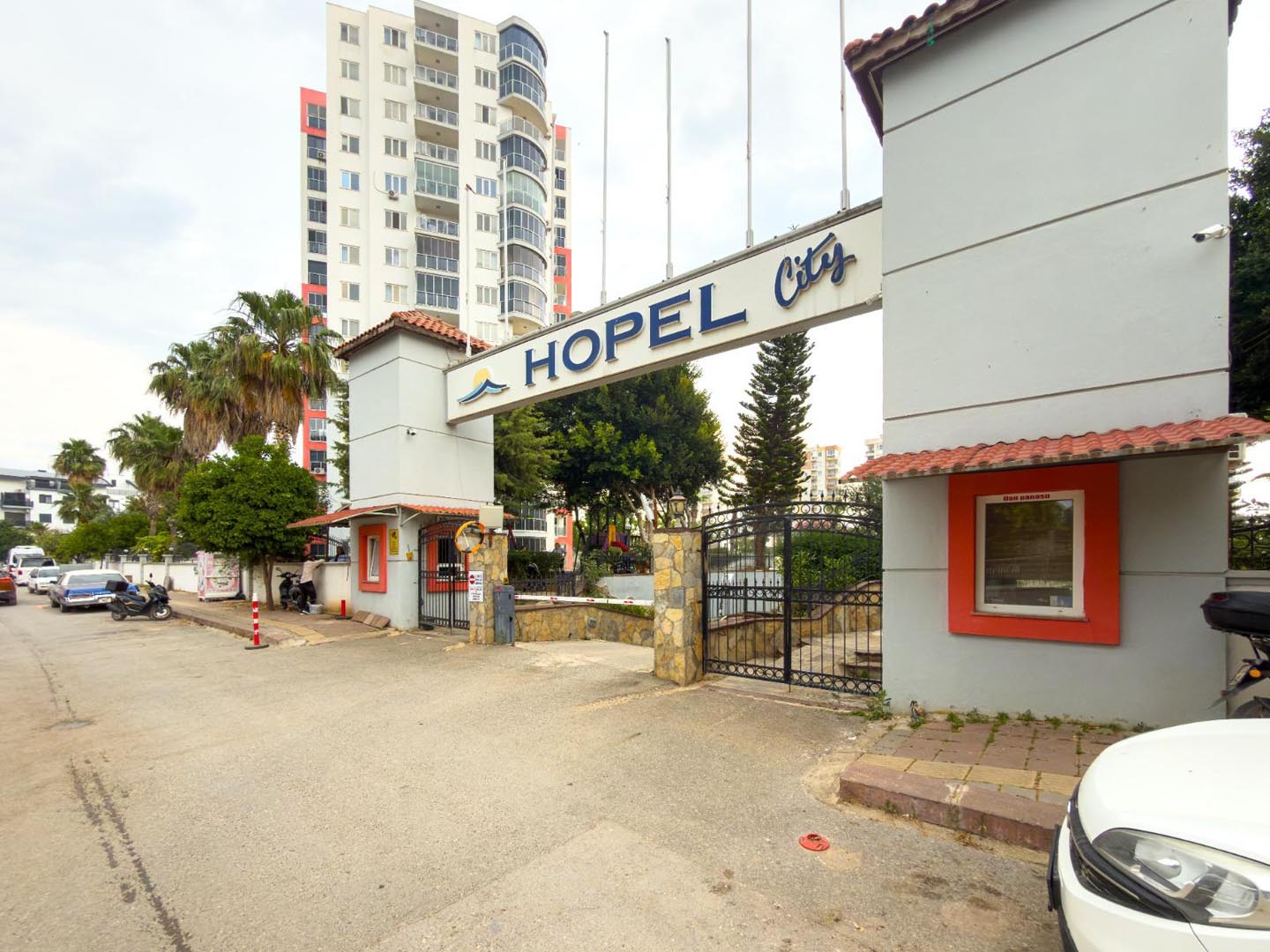 Antalya Aksu Altıntaş Hopel City’de Satılık Geniş ve Modern 3+1 Lüks Daire