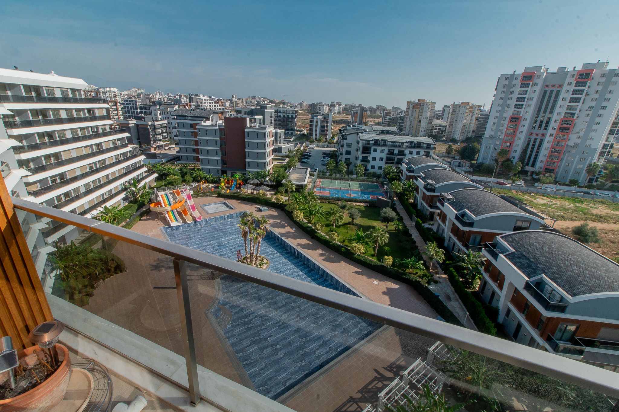 Antalya Altıntaş Allure Sitesi’nde Satılık Geniş Teraslı ve Lüks 2+1 Daire