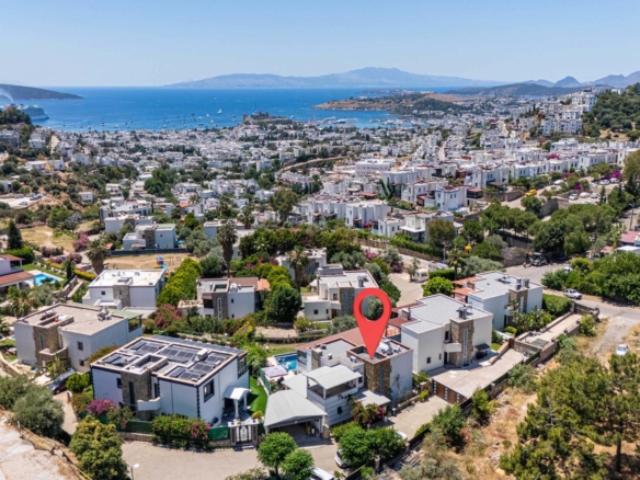 Bodrum Yokuşbaşı’nda Satılık Deniz Manzaralı 1000 m² Arsalı Lüks Müstakil Villa