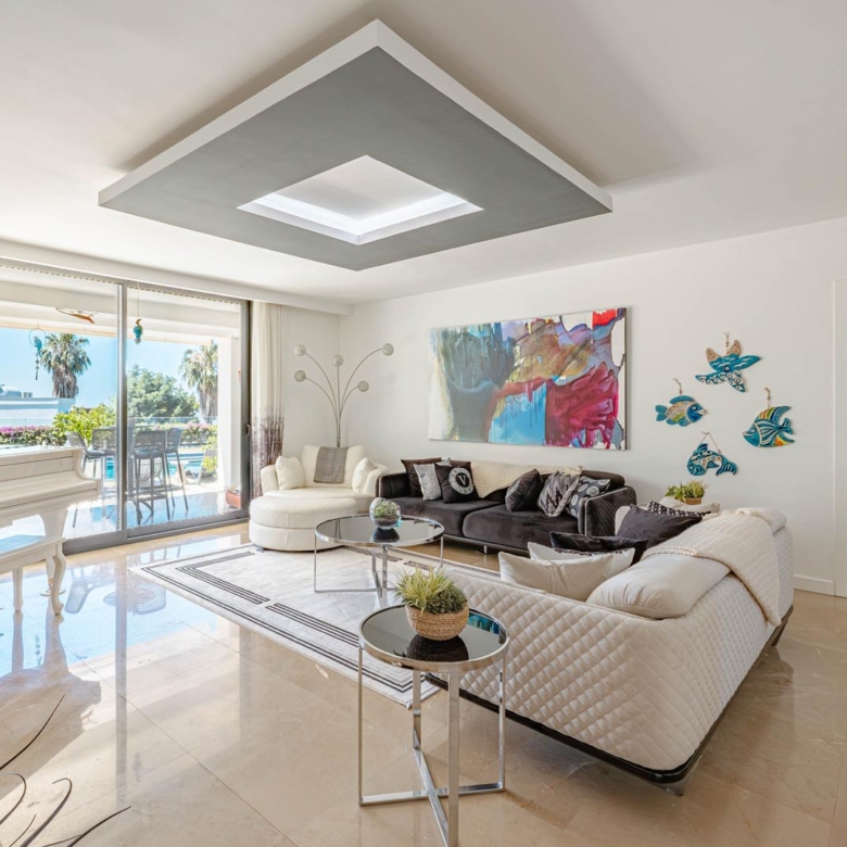 Bodrum Yokuşbaşı’nda Satılık Deniz Manzaralı 1000 m² Arsalı Lüks Müstakil Villa
