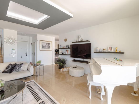 Bodrum Yokuşbaşı’nda Satılık Deniz Manzaralı 1000 m² Arsalı Lüks Müstakil Villa