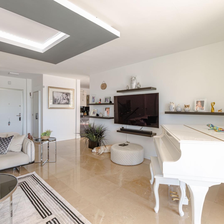 Bodrum Yokuşbaşı’nda Satılık Deniz Manzaralı 1000 m² Arsalı Lüks Müstakil Villa