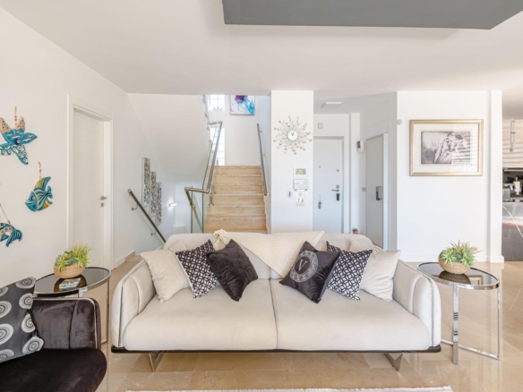 Bodrum Yokuşbaşı’nda Satılık Deniz Manzaralı 1000 m² Arsalı Lüks Müstakil Villa