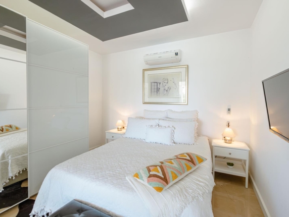 Bodrum Yokuşbaşı’nda Satılık Deniz Manzaralı 1000 m² Arsalı Lüks Müstakil Villa