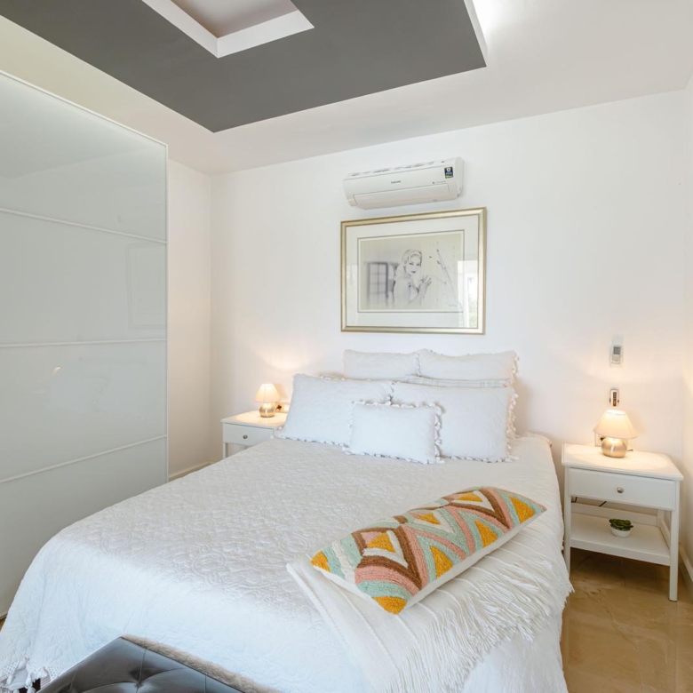 Bodrum Yokuşbaşı’nda Satılık Deniz Manzaralı 1000 m² Arsalı Lüks Müstakil Villa