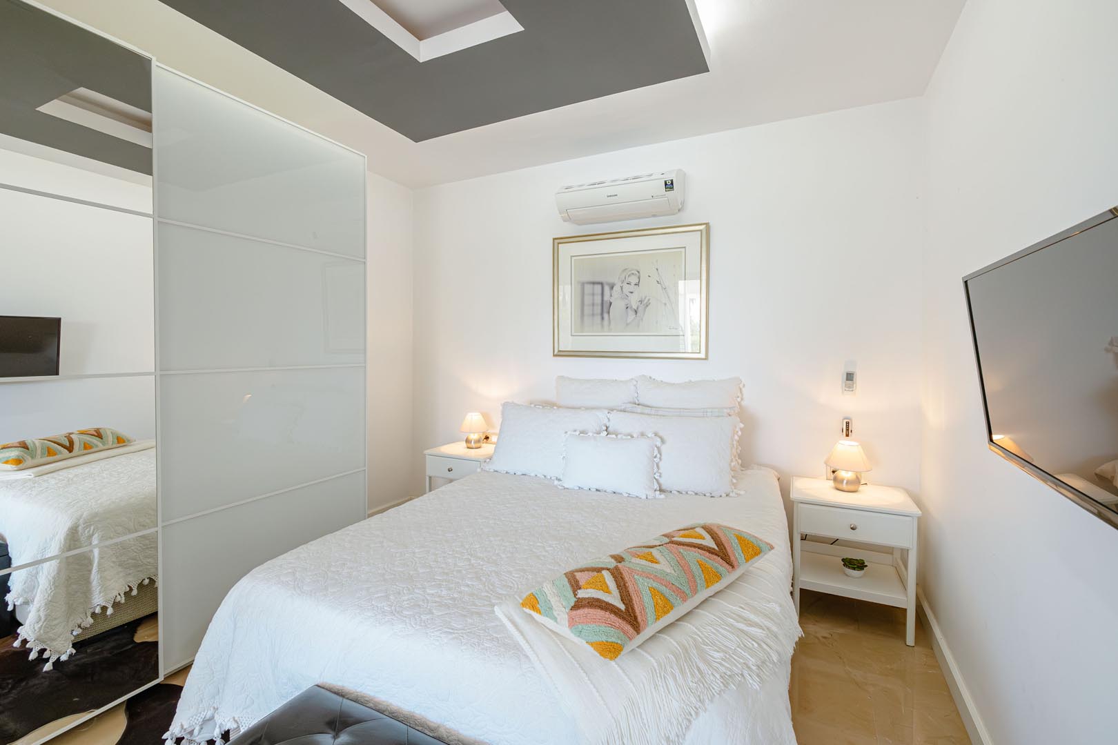 Bodrum Yokuşbaşı’nda Satılık Deniz Manzaralı 1000 m² Arsalı Lüks Müstakil Villa