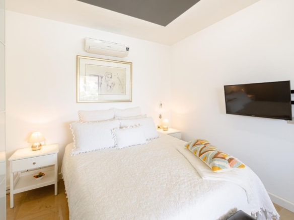 Bodrum Yokuşbaşı’nda Satılık Deniz Manzaralı 1000 m² Arsalı Lüks Müstakil Villa