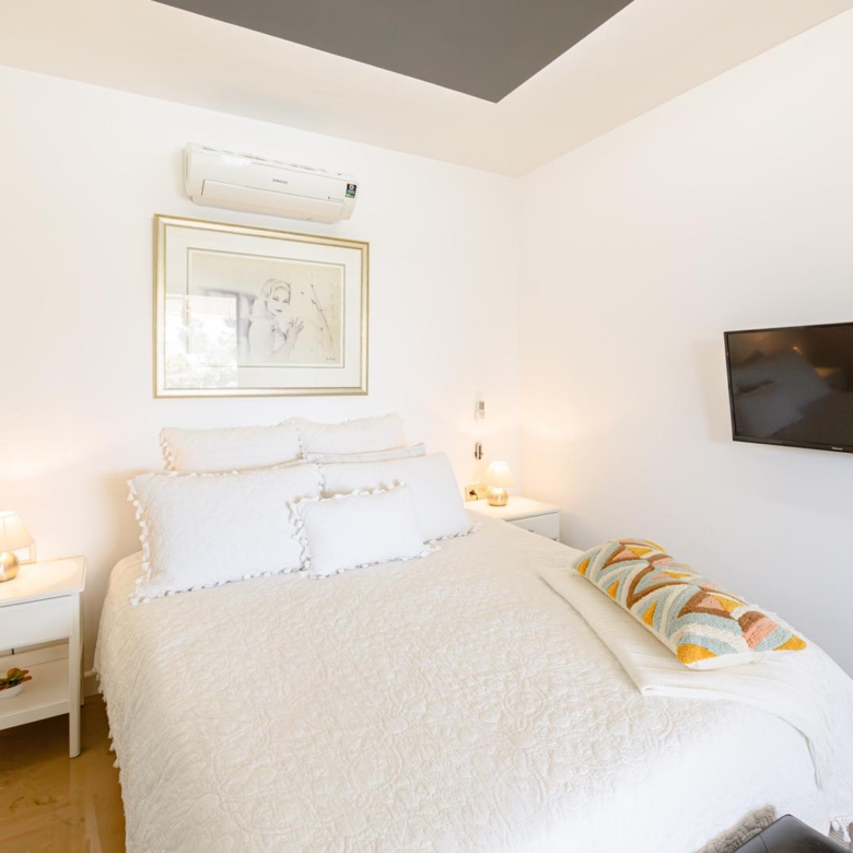 Bodrum Yokuşbaşı’nda Satılık Deniz Manzaralı 1000 m² Arsalı Lüks Müstakil Villa
