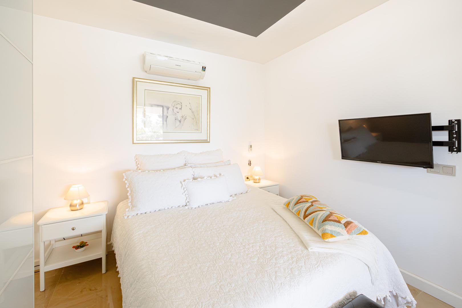 Bodrum Yokuşbaşı’nda Satılık Deniz Manzaralı 1000 m² Arsalı Lüks Müstakil Villa