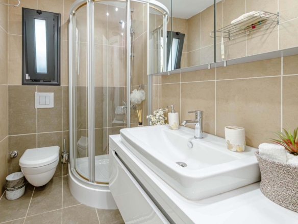 Bodrum Yokuşbaşı’nda Satılık Deniz Manzaralı 1000 m² Arsalı Lüks Müstakil Villa