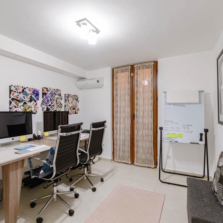 Bodrum Yokuşbaşı’nda Satılık Deniz Manzaralı 1000 m² Arsalı Lüks Müstakil Villa