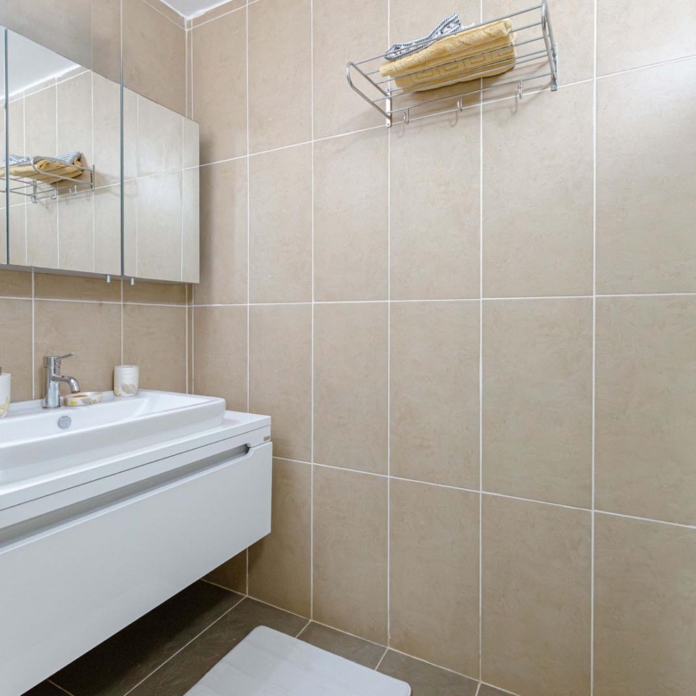 Bodrum Yokuşbaşı’nda Satılık Deniz Manzaralı 1000 m² Arsalı Lüks Müstakil Villa