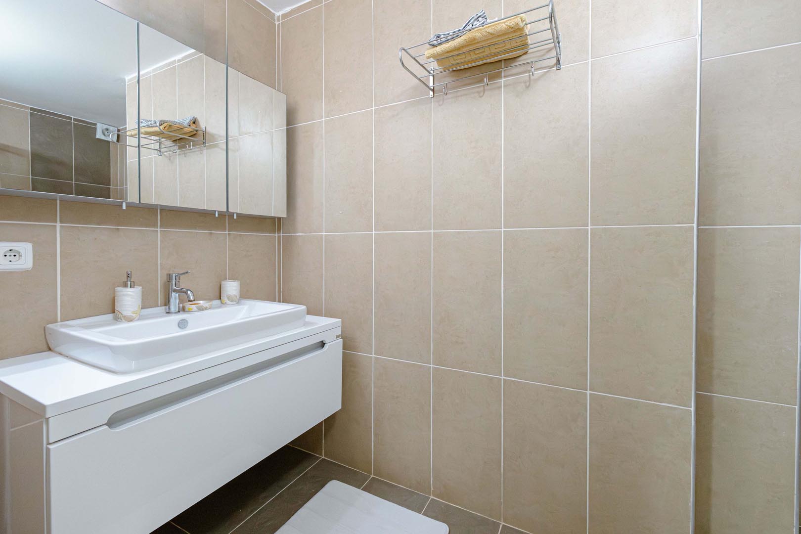 Bodrum Yokuşbaşı’nda Satılık Deniz Manzaralı 1000 m² Arsalı Lüks Müstakil Villa