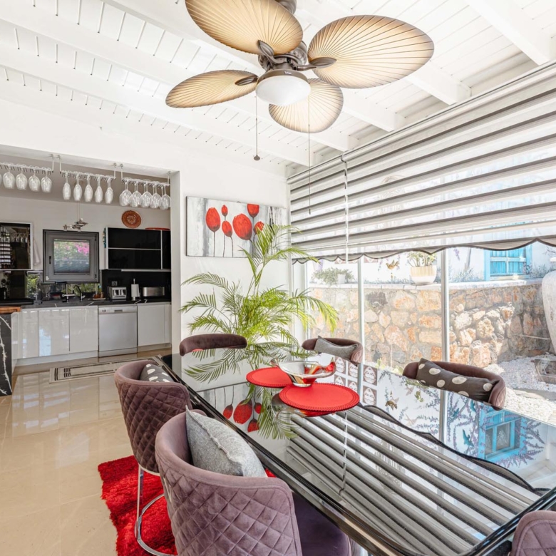 Bodrum Yokuşbaşı’nda Satılık Deniz Manzaralı 1000 m² Arsalı Lüks Müstakil Villa