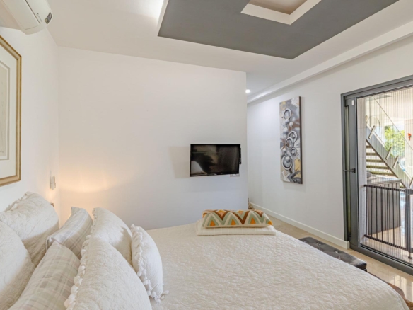 Bodrum Yokuşbaşı’nda Satılık Deniz Manzaralı 1000 m² Arsalı Lüks Müstakil Villa
