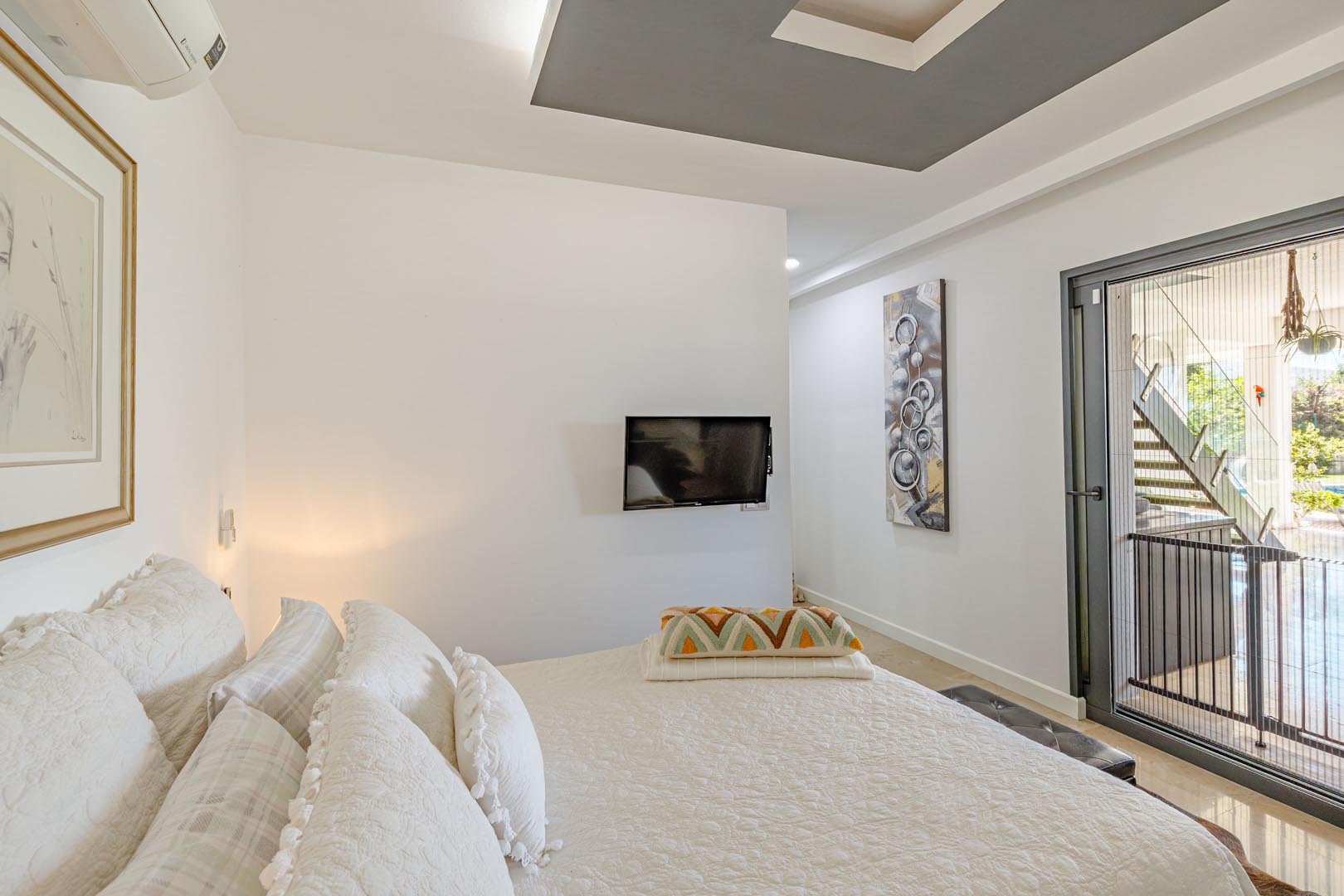 Bodrum Yokuşbaşı’nda Satılık Deniz Manzaralı 1000 m² Arsalı Lüks Müstakil Villa