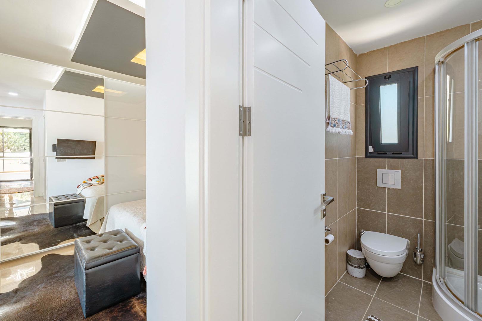 Bodrum Yokuşbaşı’nda Satılık Deniz Manzaralı 1000 m² Arsalı Lüks Müstakil Villa