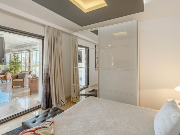Bodrum Yokuşbaşı’nda Satılık Deniz Manzaralı 1000 m² Arsalı Lüks Müstakil Villa