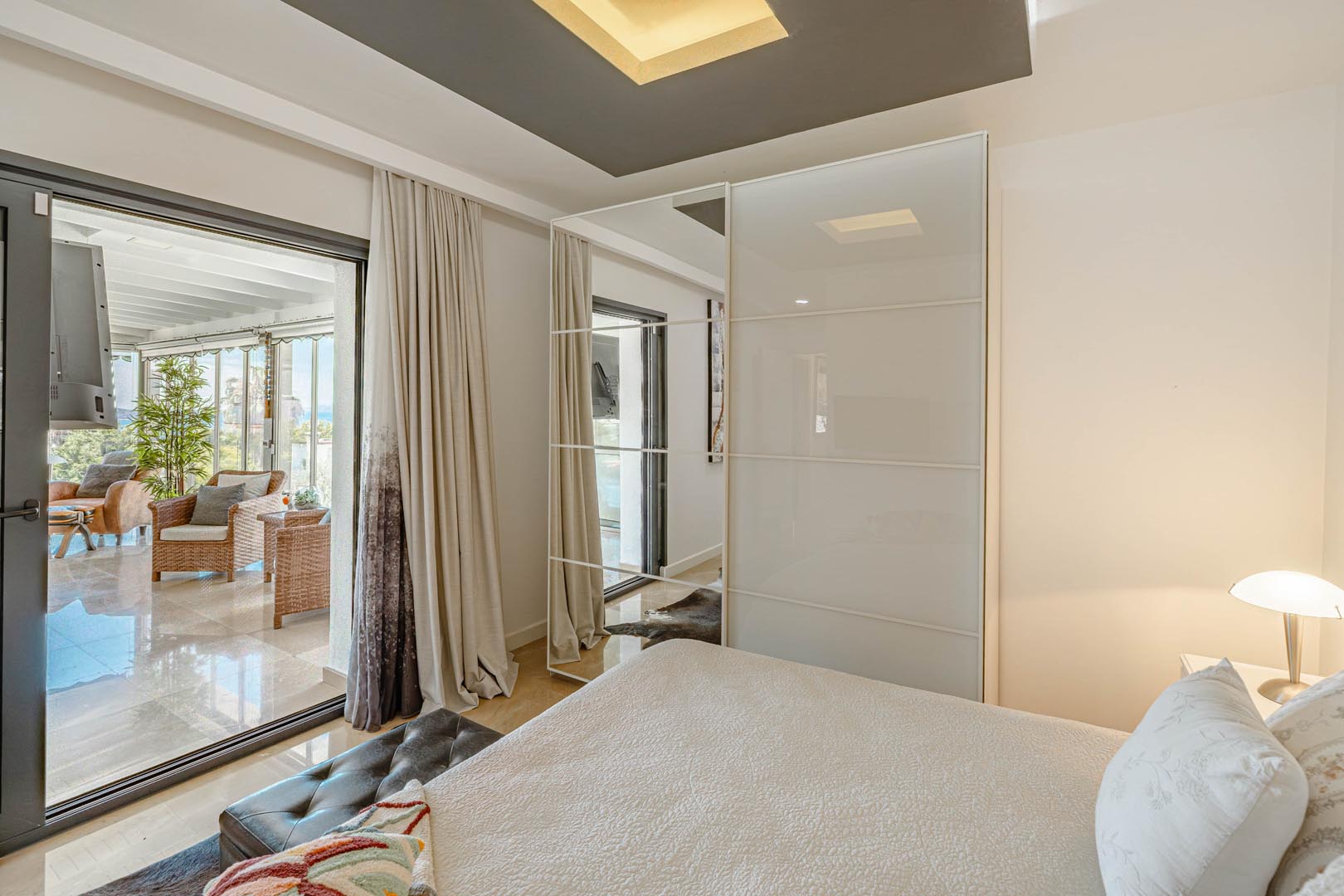 Bodrum Yokuşbaşı’nda Satılık Deniz Manzaralı 1000 m² Arsalı Lüks Müstakil Villa