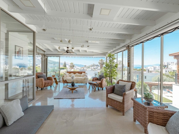 Bodrum Yokuşbaşı’nda Satılık Deniz Manzaralı 1000 m² Arsalı Lüks Müstakil Villa