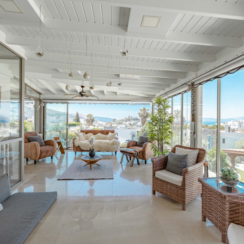 Bodrum Yokuşbaşı’nda Satılık Deniz Manzaralı 1000 m² Arsalı Lüks Müstakil Villa