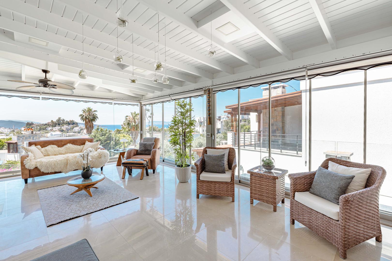 Bodrum Yokuşbaşı’nda Satılık Deniz Manzaralı 1000 m² Arsalı Lüks Müstakil Villa