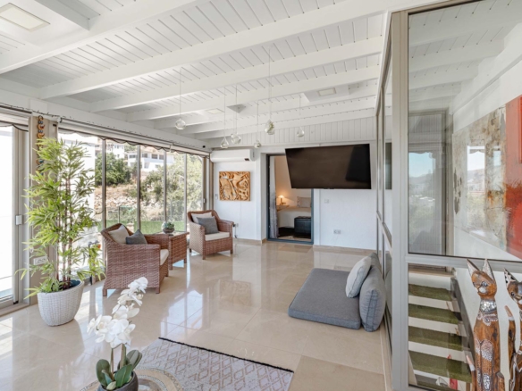 Bodrum Yokuşbaşı’nda Satılık Deniz Manzaralı 1000 m² Arsalı Lüks Müstakil Villa