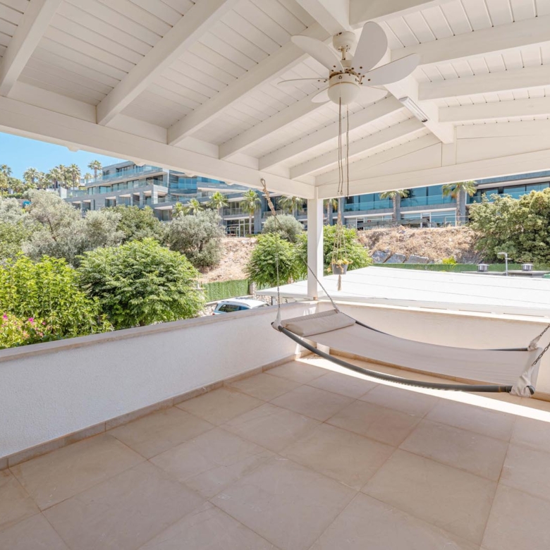 Bodrum Yokuşbaşı’nda Satılık Deniz Manzaralı 1000 m² Arsalı Lüks Müstakil Villa
