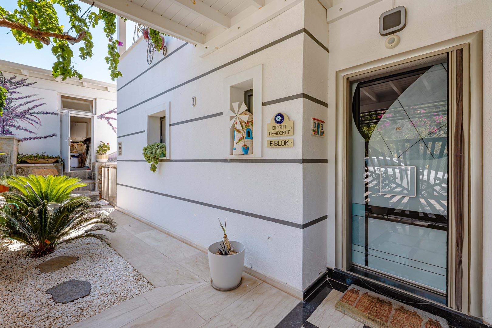 Bodrum Yokuşbaşı’nda Satılık Deniz Manzaralı 1000 m² Arsalı Lüks Müstakil Villa