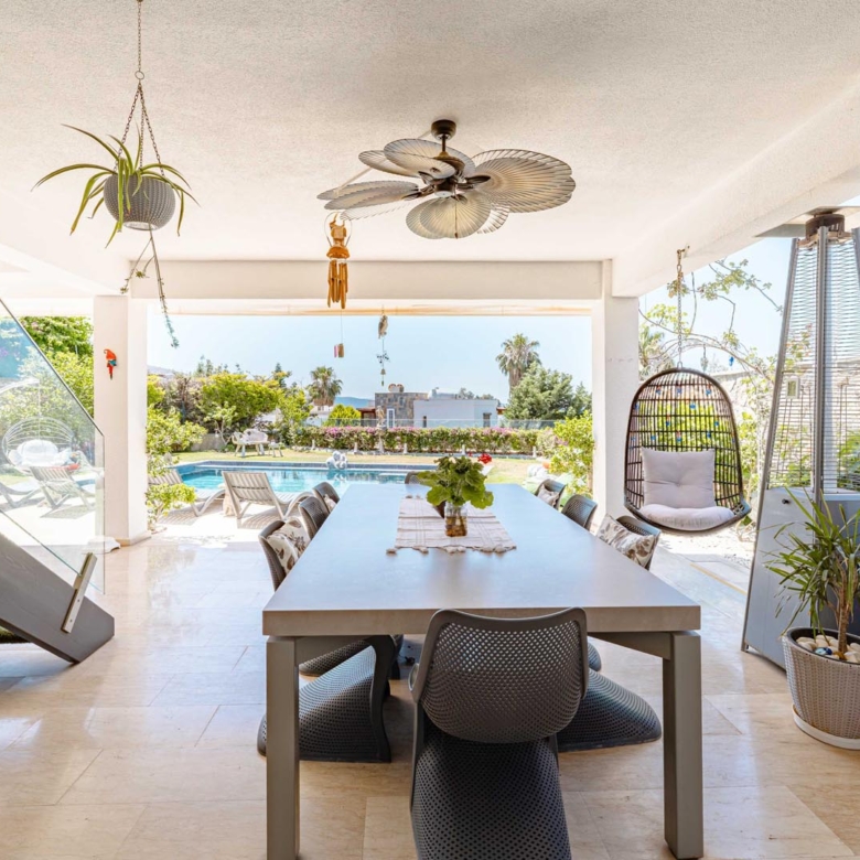 Bodrum Yokuşbaşı’nda Satılık Deniz Manzaralı 1000 m² Arsalı Lüks Müstakil Villa