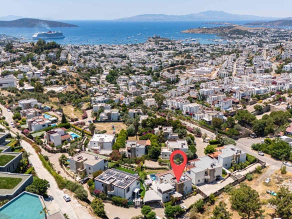 Bodrum Yokuşbaşı’nda Satılık Deniz Manzaralı 1000 m² Arsalı Lüks Müstakil Villa
