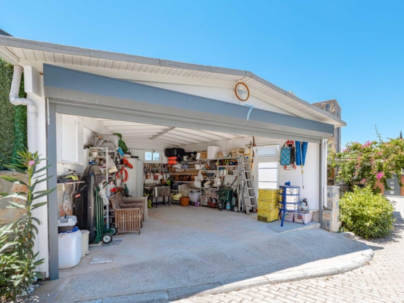 Bodrum Yokuşbaşı’nda Satılık Deniz Manzaralı 1000 m² Arsalı Lüks Müstakil Villa
