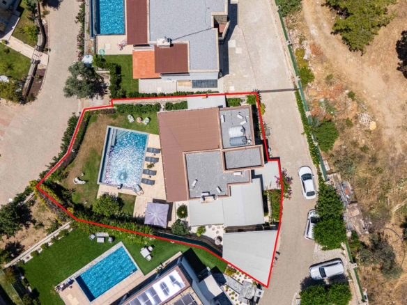 Bodrum Yokuşbaşı’nda Satılık Deniz Manzaralı 1000 m² Arsalı Lüks Müstakil Villa