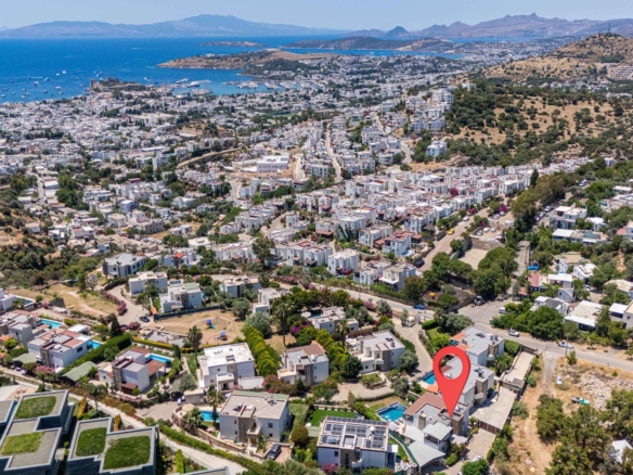 Bodrum Yokuşbaşı’nda Satılık Deniz Manzaralı 1000 m² Arsalı Lüks Müstakil Villa