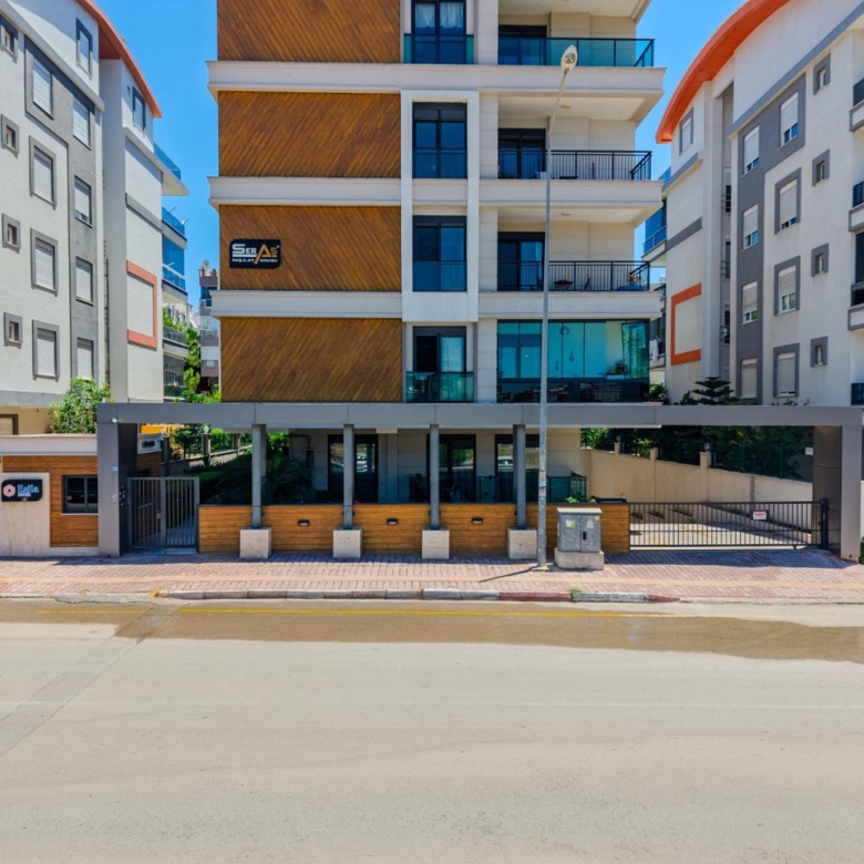 Şirinyalıda Havuzlu Sitede Lüks Teraslı 5+1 Çatı Dubleksi
